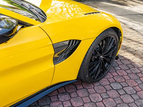 Used 2023 Aston Martin V8 Vantage Coupe image 9