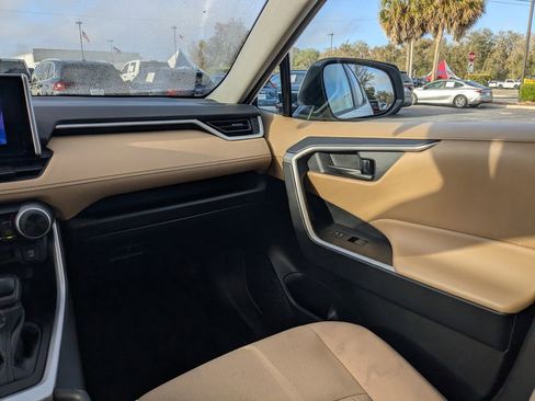 Used 2025 Toyota RAV4 LE image 15