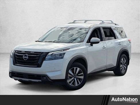 Used 2022 Nissan Pathfinder SL w/ Lighting Package (N92) image 1