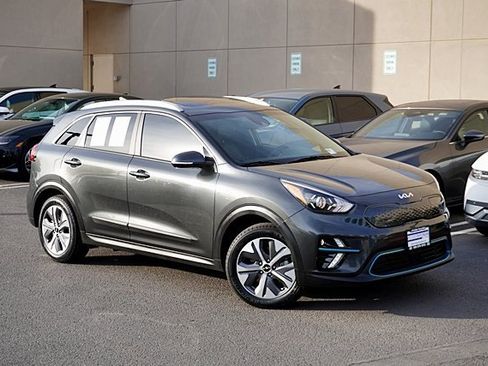 Used 2022 Kia Niro EX Premium image 3