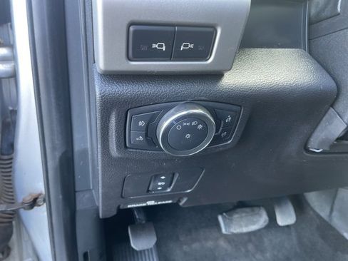 Used 2017 Ford F250 Lariat w/ Lariat Value Package image 31