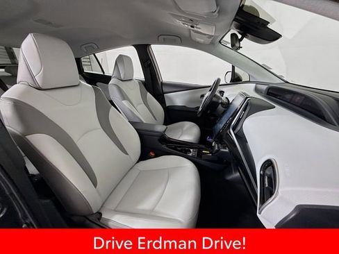 Used 2022 Toyota Prius Prime XLE FWD image 24
