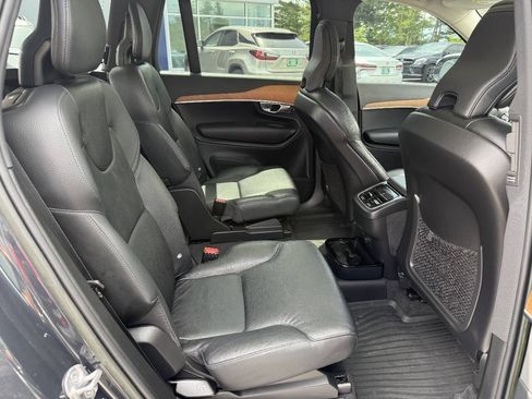 Used 2022 Volvo XC90 T6 Momentum w/ Advanced Package AWD/4WD image 10