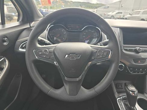 Used 2019 Chevrolet Cruze LT w/ Convenience Package FWD image 11