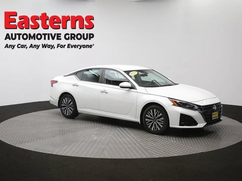 Used 2023 Nissan Altima 2.5 SV FWD image 47