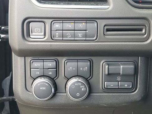 Used 2024 Chevrolet Tahoe Z71 w/ Luxury Package AWD/4WD image 18