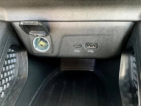 Used 2024 Chevrolet TrailBlazer LT AWD/4WD image 12