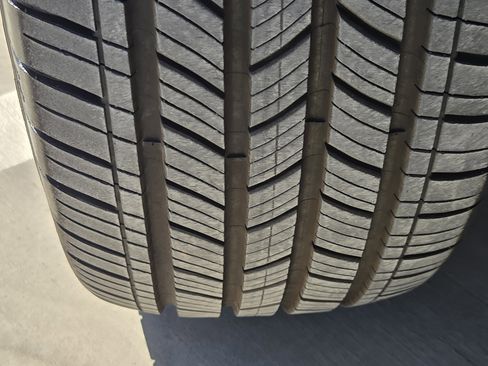 Used 2025 Acura ADX Base image 9