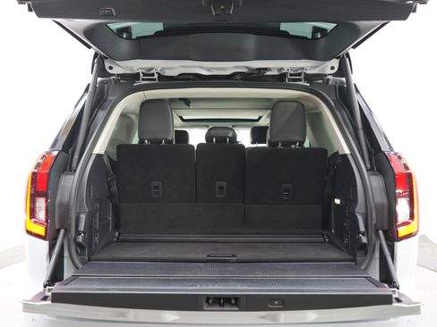 Used 2025 Ford Expedition Platinum AWD/4WD image 18