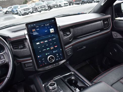 Used 2022 Ford Expedition Limited w/ Equipment Group 304A image 18