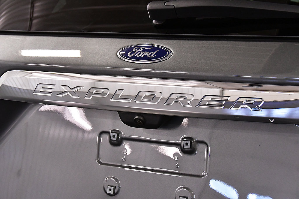 Used 2024 Ford Explorer XLT AWD/4WD image 11