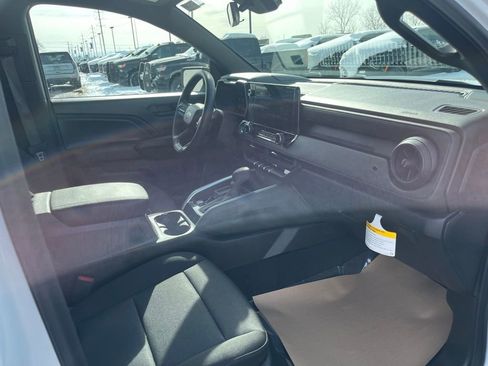 New 2025 Chevrolet Colorado W/T image 20