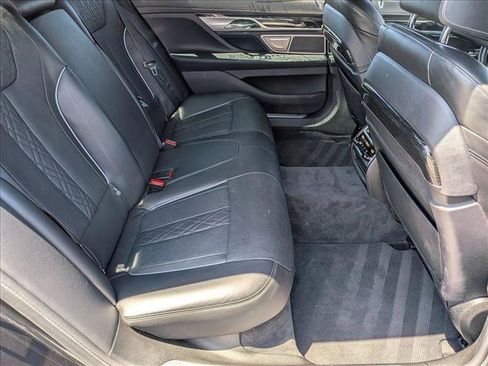Used 2016 BMW 740i RWD image 17