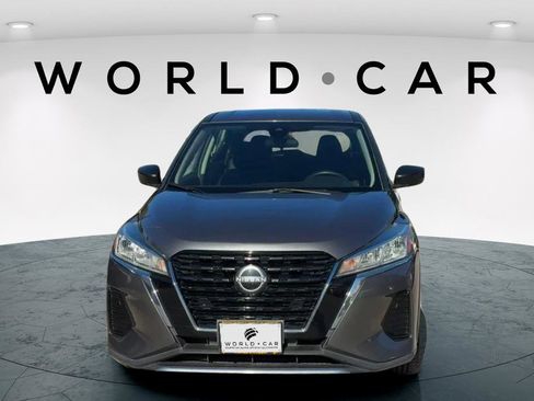 Used 2022 Nissan Kicks S FWD image 2