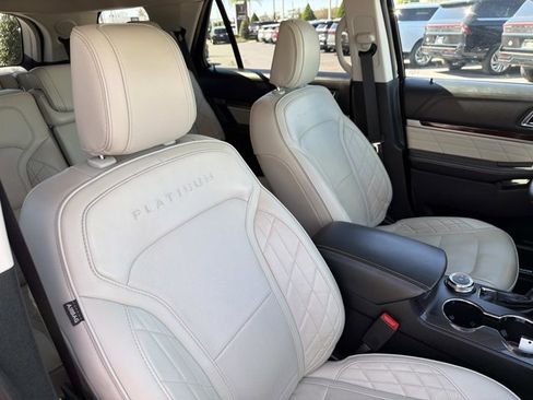 Used 2018 Ford Explorer Platinum image 20
