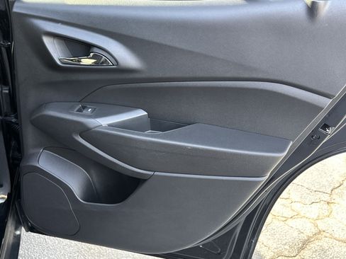 Certified 2025 Chevrolet Trax LT image 18