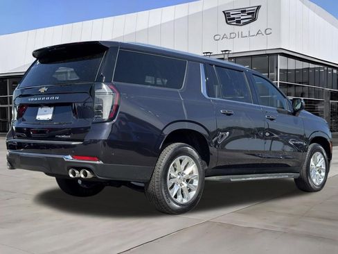 Used 2025 Chevrolet Suburban Premier image 7