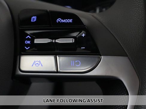 Used 2023 Hyundai Elantra SEL w/ Preferred Accessory Package image 3