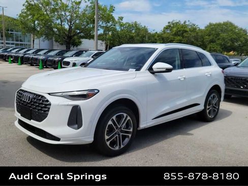 Certified 2025 Audi Q5 Premium w/ Convenience Package AWD/4WD image 4