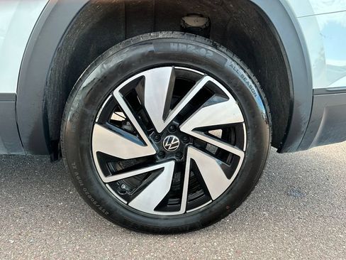 Used 2024 Volkswagen Atlas SE AWD/4WD image 43