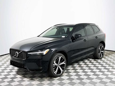 Used 2025 Volvo XC60 T8 Ultra w/ Protection Package Premier image 3
