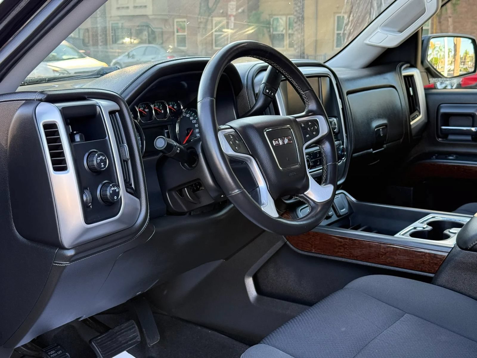Used 2018 GMC Sierra 1500 SLE w/ Suspension Package, Off-Road AWD/4WD image 17