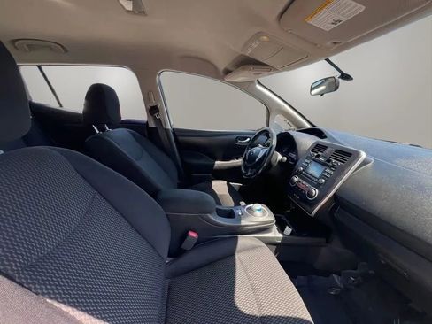 Used 2014 Nissan Leaf S FWD image 14