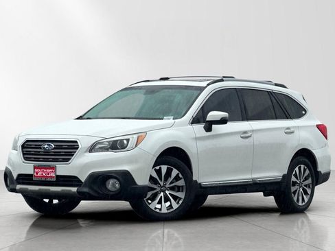 Used 2017 Subaru Outback 2.5i Touring image 2