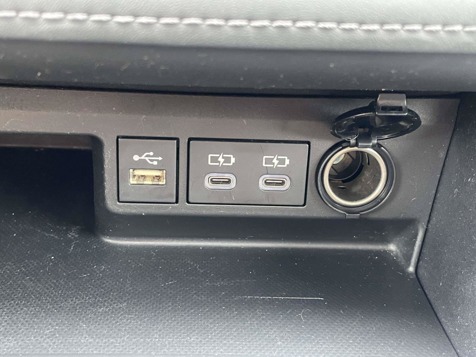 Used 2023 Toyota Highlander XLE FWD image 21