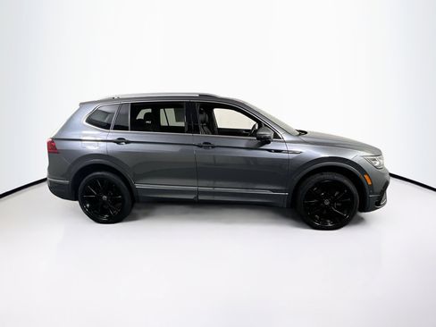 Used 2022 Volkswagen Tiguan SEL R-Line image 4
