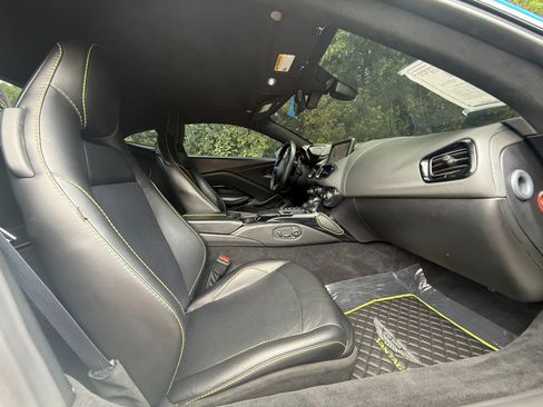 Used 2019 Aston Martin V8 Vantage Coupe RWD image 12