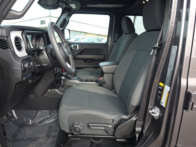 Used 2025 Jeep Wrangler Unlimited Sahara w/ Safety Group AWD/4WD image 11