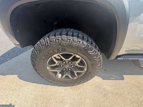 Used 2024 Chevrolet Colorado ZR2 w/ ZR2 Convenience Package III AWD/4WD image 23