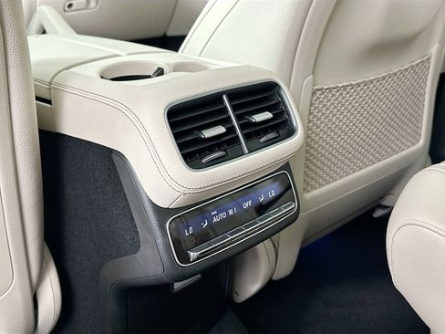 New 2026 Mercedes-Benz GLS 450 4MATIC image 27
