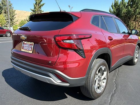 Used 2025 Chevrolet Trax LT w/ Driver Confidence Package FWD image 3