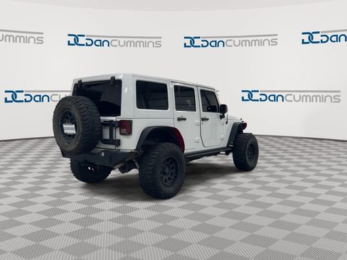 Used 2014 Jeep Wrangler Unlimited Sahara w/ Connectivity Group AWD/4WD image 8