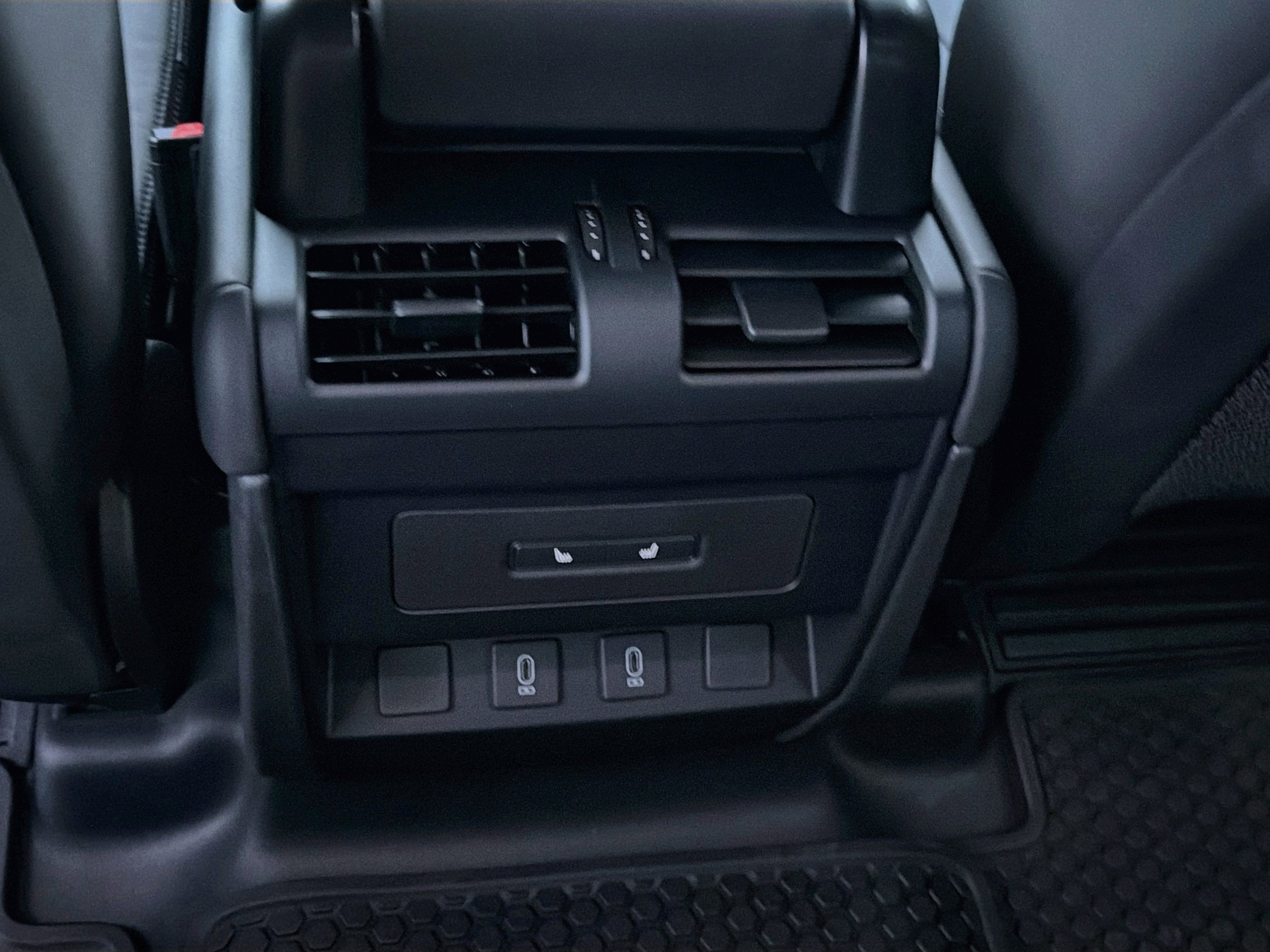 New 2026 Land Rover Defender 110 X-Dynamic SE AWD/4WD image 19