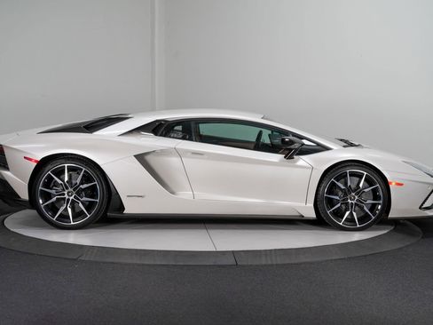 Used 2017 Lamborghini Aventador S image 13