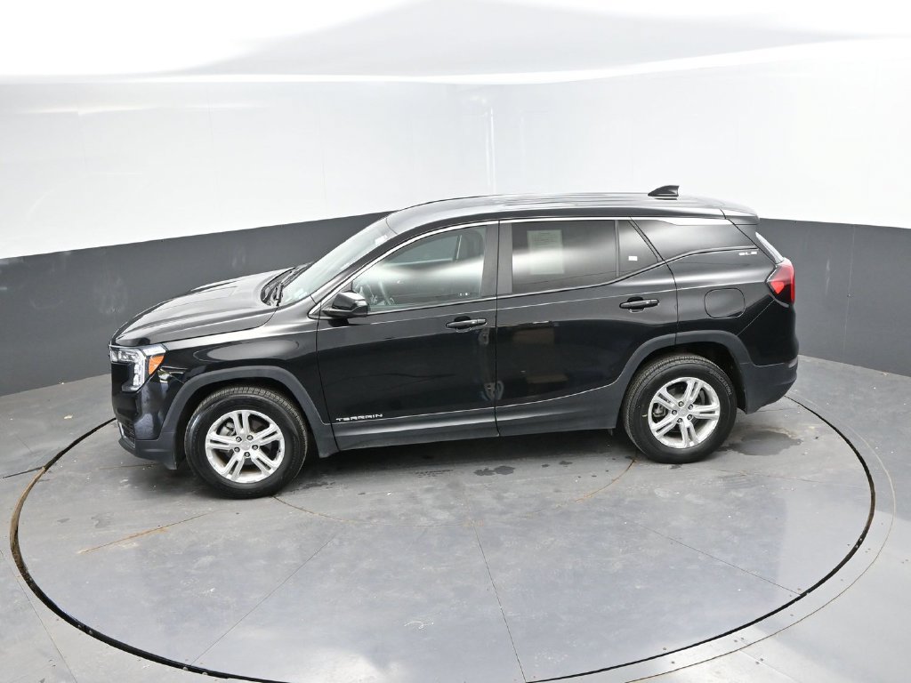 Used 2024 GMC Terrain SLE AWD/4WD image 25