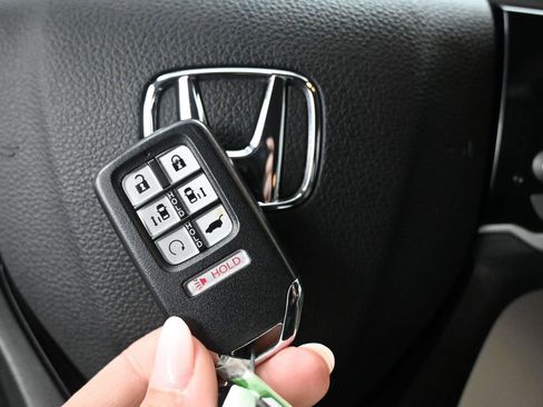 Used 2020 Honda Odyssey Elite image 40