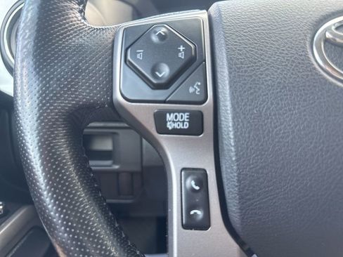 Used 2016 Toyota Tacoma SR5 w/ SR5 Appearance Package (SN) image 20