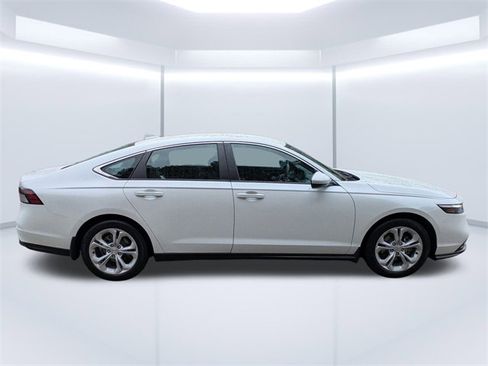 Certified 2025 Honda Accord LX image 3