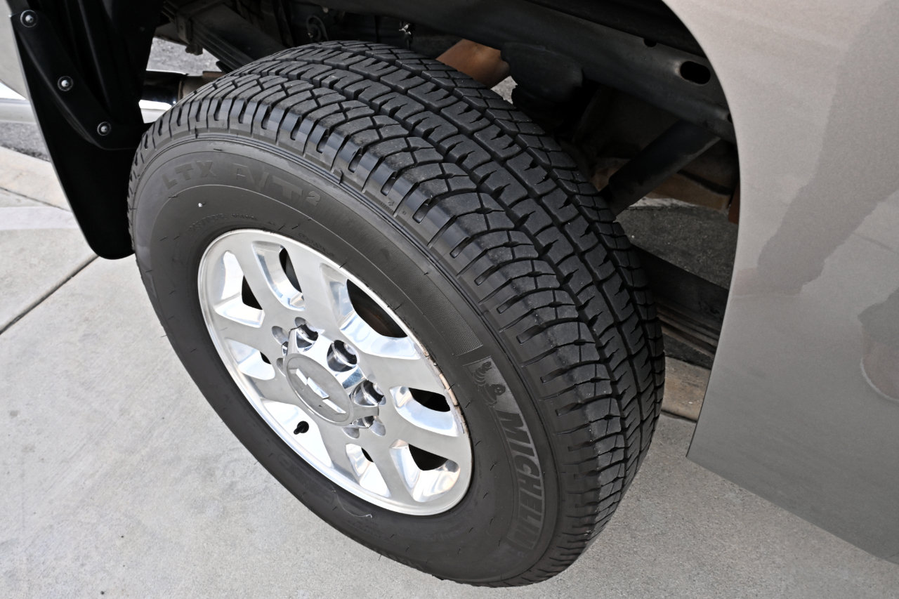 Used 2013 Chevrolet Silverado 2500 LTZ w/ LTZ Plus Package AWD/4WD image 40