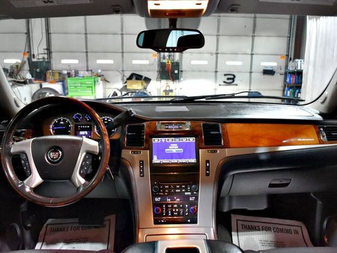 Used 2013 Cadillac Escalade ESV Platinum AWD/4WD image 12