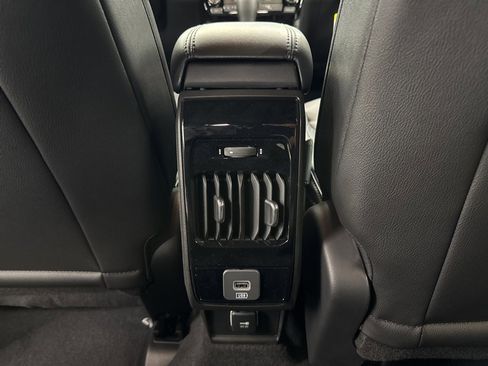 New 2026 Jeep Compass Latitude image 12