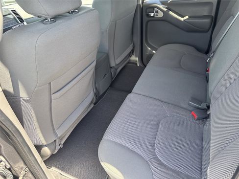 Used 2020 Nissan Frontier SV w/ Midnight Edition Floor Mats RWD image 30