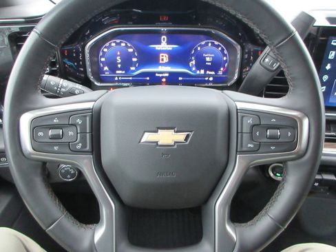 Certified 2025 Chevrolet Silverado 1500 LT image 26