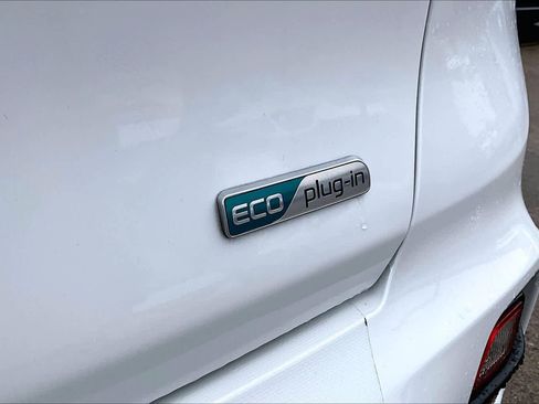 Used 2022 Kia Niro EX Premium image 10