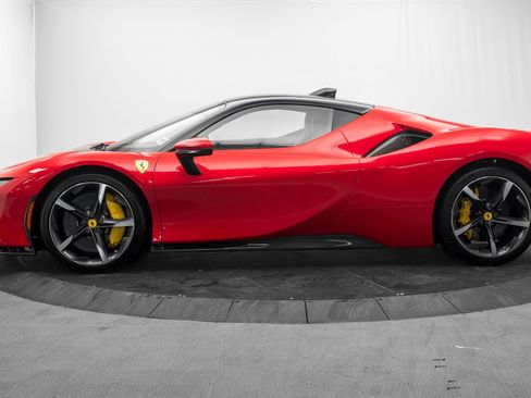 Used 2022 Ferrari SF90 Stradale AWD/4WD image 6