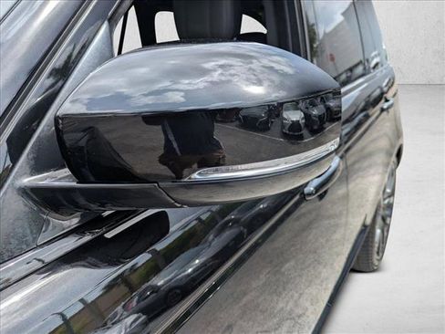 Used 2021 Land Rover Range Rover HSE image 7